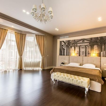 Georg Park Hotel Tarashany Buitenkant foto