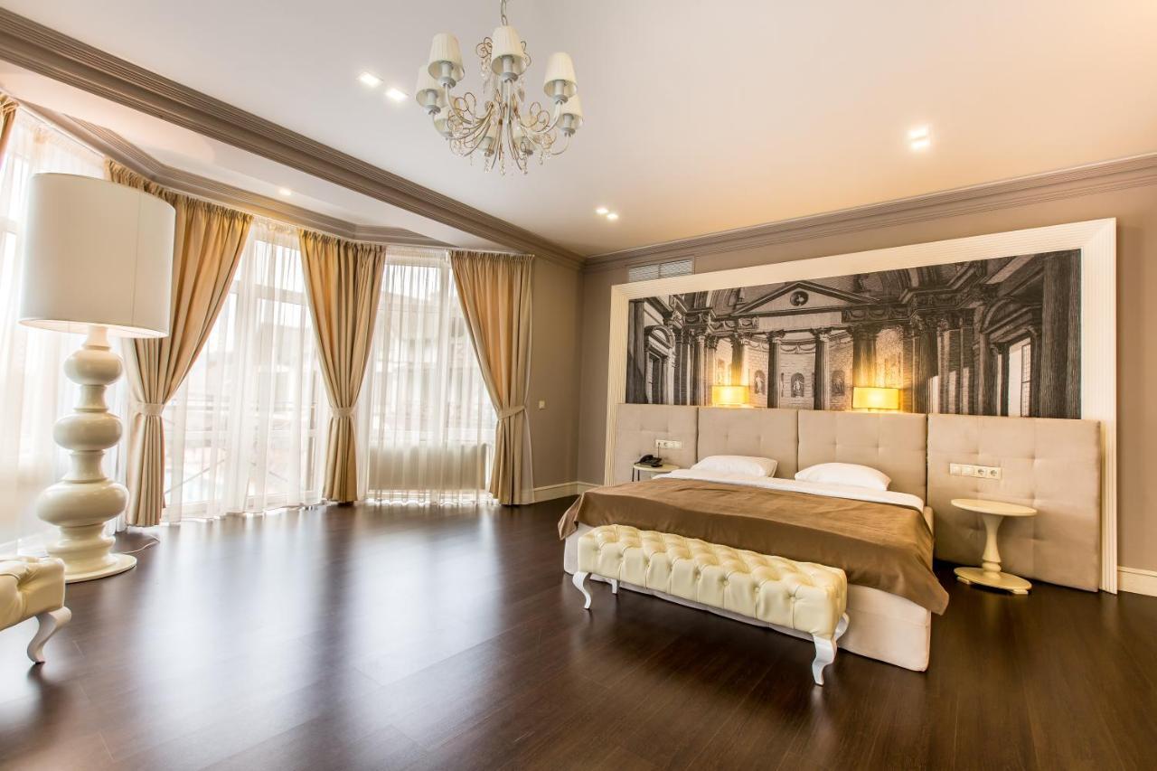 Georg Park Hotel Tarashany Buitenkant foto