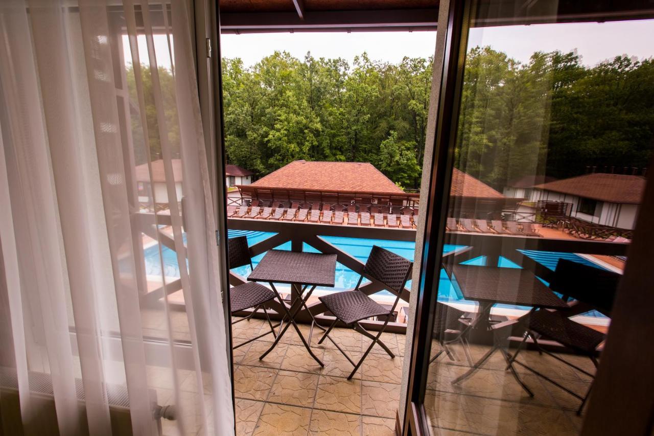 Georg Park Hotel Tarashany Buitenkant foto