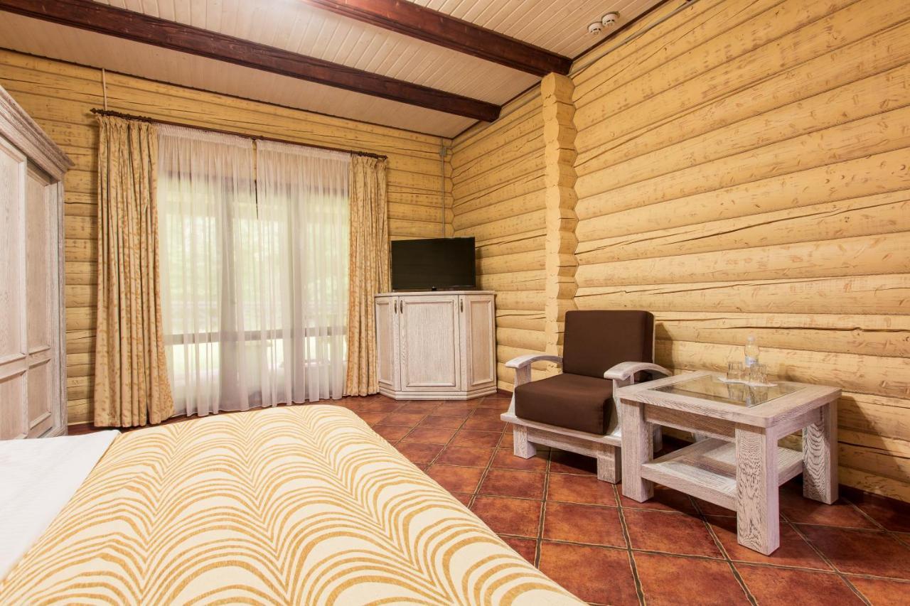 Georg Park Hotel Tarashany Buitenkant foto