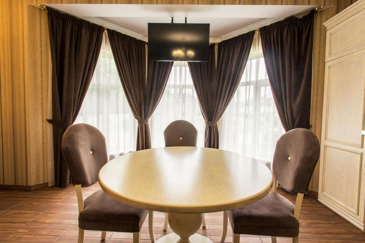 Georg Park Hotel Tarashany Buitenkant foto