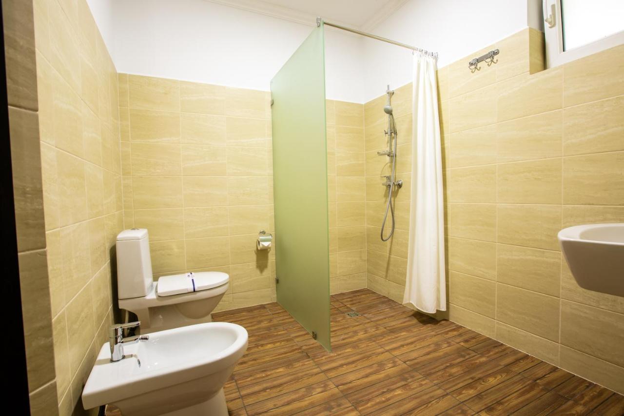 Georg Park Hotel Tarashany Buitenkant foto