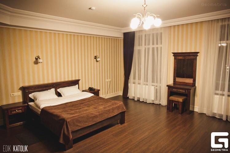 Georg Park Hotel Tarashany Buitenkant foto