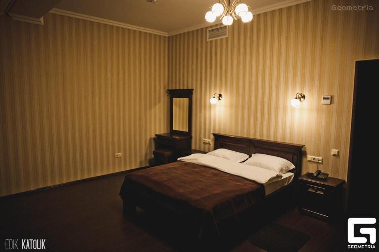 Georg Park Hotel Tarashany Buitenkant foto