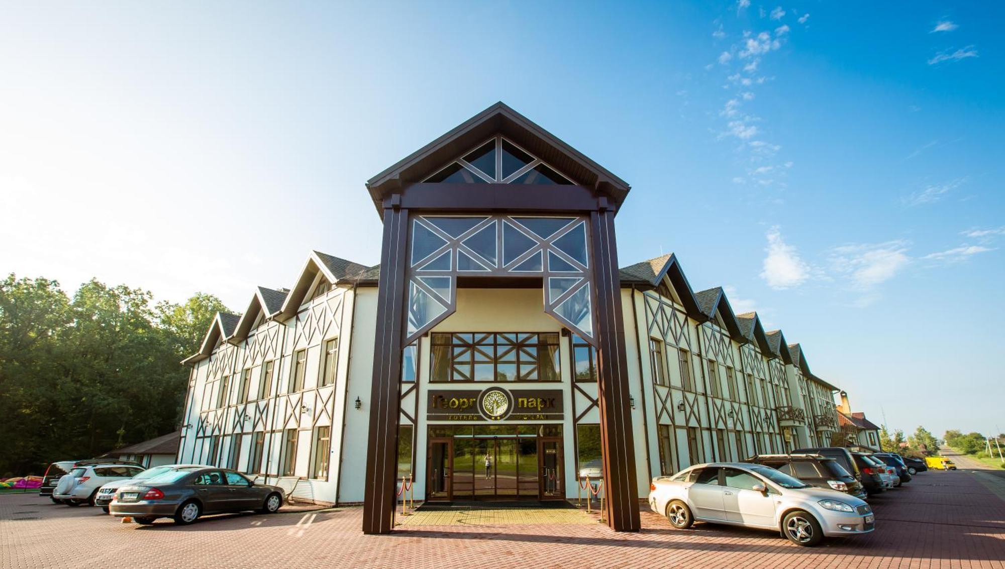 Georg Park Hotel Tarashany Buitenkant foto